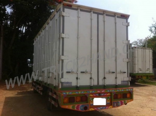 ISUZU 6 ล้อตู้บรรทุก 10 บาน  รุ่น FRR90LM 190 แรงม้า