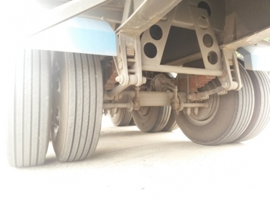 หางเทเลอร์ พื้นเรียบ3เพลา บ.สามมิตร ปี53 ผลิตจากบริษัทสามมิตร มีทั้งหมด 22 หาง