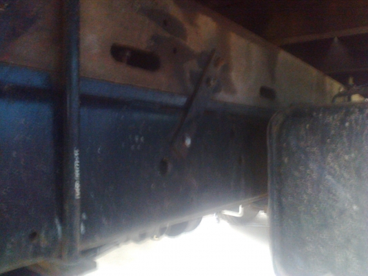 หกล้อ อีซูซูNKR110ห้างแท้ปี36เกียร์สั้น เล่มทะเบียนพร้อมโอน ราคา320000บ.ต่อรองกันได้ ครับ