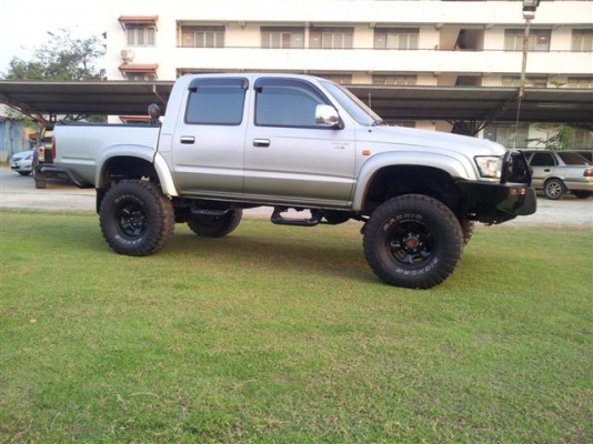TOYOTA HILUX SPORT RIDER D4D 2.5 MT 4WD ปี 2002 (แต่งยกสูง)