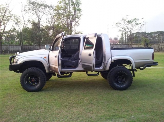 TOYOTA HILUX SPORT RIDER D4D 2.5 MT 4WD ปี 2002 (แต่งยกสูง) TOYOTA HILUX SPORT RIDER D4D 2.5 MT 4WD ปี 2002 (แต่งยกสูง)
