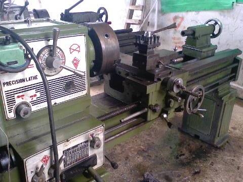 แท่นกลึงง 6 ฟุต 3 เพลา เกียร์บล็อก พร้อมใช้งาน ด่วน !!!!  85,000  สนใจติดต่อ อ้อม 0898217996