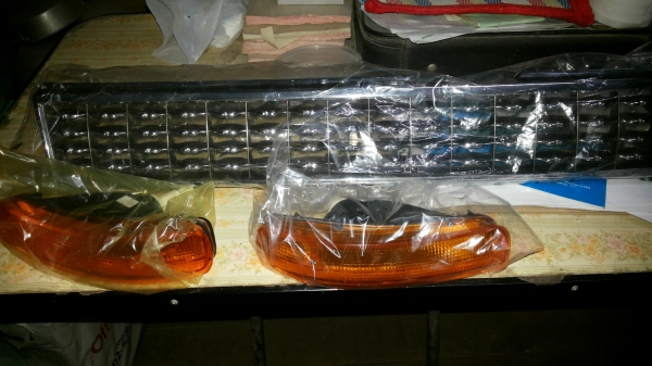 หน้ากระจังกับไฟในกันชนโดเรมอนae92ของใหม่