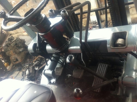 ขายด่วนน!! TOYOTA รุ่น 6 FD20 เสา 5 เมตร เกียร์ Manual