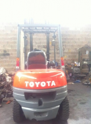 ขายด่วนน!! TOYOTA รุ่น 6 FD20 เสา 5 เมตร เกียร์ Manual