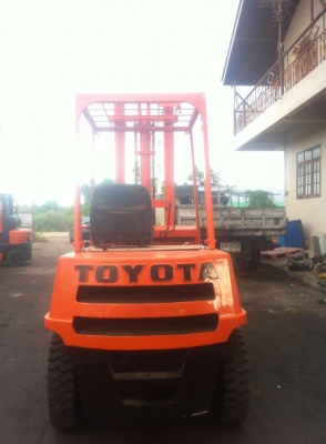 ขายด่วนน!! TOYOTA รุ่น 2 FD35 เสา 4 เมตร เกียร์ Auto ขายด่วนน!! TOYOTA รุ่น 2 FD35 เสา 4 เมตร เกียร์ Auto