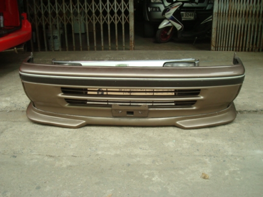 ขายกันชนพร้อมไฟรถตู้4000