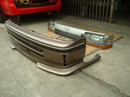 ขายกันชนพร้อมไฟรถตู้4000