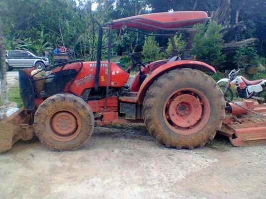 รถไถ KUBOTA  M7040   สนใจติดต่อ  081 - 6079515