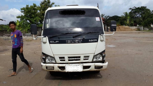 รถหกล้อ ISUZU NKR รถปี 50