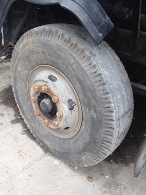 ขายหัวลาก6ล้อ ISUZU GIGAเครื่อง 320 แรงม้า มี2คัน ให้เลือก สภาพสวยพร้อมใช้ ราคาต่อรองได้ ติดต่อได้ที่คุณ อ๊อฟ พิจิตร 086-737-9991