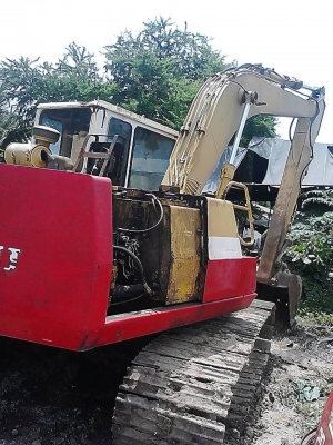 ขายKOMATSU PC100-5สภาพสวยพร้อมใช้ ราคาต่อรองได้ ติดต่อได้ที่คุณ อ๊อฟ พิจิตร 086-737-9991 ขายKOMATSU PC100-5สภาพสวยพร้อมใช้ ราคาต่อรองได้ ติดต่อได้ที่คุณ อ๊อฟ พิจิตร 086-737-9991