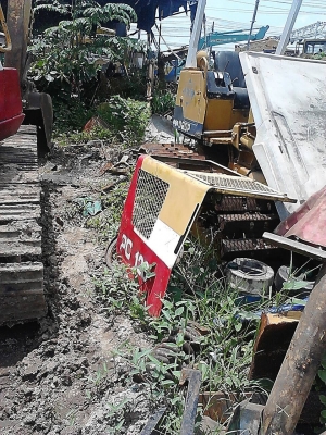 ขายKOMATSU PC100-5สภาพสวยพร้อมใช้ ราคาต่อรองได้ ติดต่อได้ที่คุณ อ๊อฟ พิจิตร 086-737-9991 ขายKOMATSU PC100-5สภาพสวยพร้อมใช้ ราคาต่อรองได้ ติดต่อได้ที่คุณ อ๊อฟ พิจิตร 086-737-9991