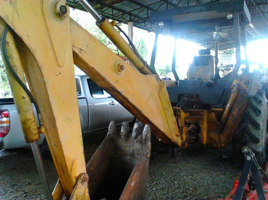 ขายแทรกเตอร์D4D เอกสารเล่มทะเบียน สภาพสวยพร้อมใช้ ราคาต่อรองได้ ติดต่อได้ที่คุณ อ๊อฟ พิจิตร 086-737-9991