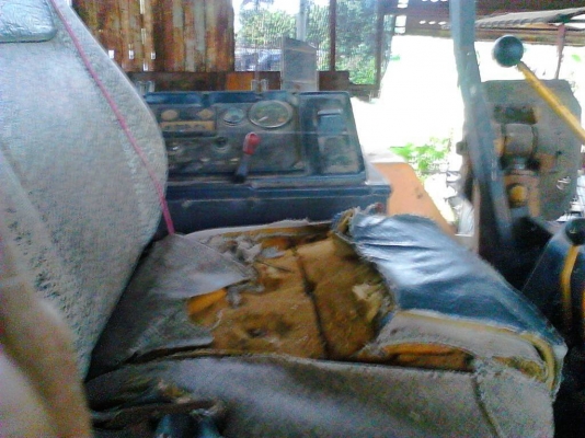 ขายแทรกเตอร์D4D เอกสารเล่มทะเบียน สภาพสวยพร้อมใช้ ราคาต่อรองได้ ติดต่อได้ที่คุณ อ๊อฟ พิจิตร 086-737-9991