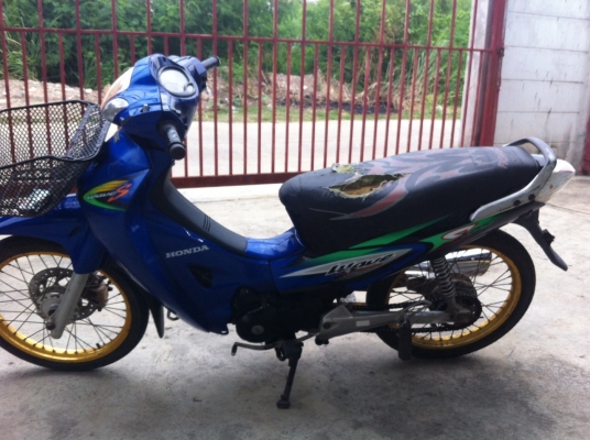 ขาย เวพ 125    ราคา 13000  เอกสารเล่มทะเบียนพร้อมโอน  087 562 6770   อยู่  กทม  ถนนพัฒนาการ