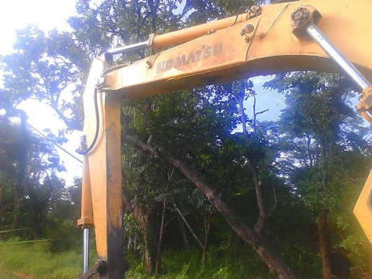 ***ขายแล้วครับขอบคุณ Truck2hand ขายแบคโฮ ราคาเบาๆ KOMATSU PC200-1 เครื่องเดิมปั้มเดิม เครื่องKOMATSU 6D105-100HP 6สูบ เครื่องดี แน่นดี แรง ปั้มดี แรงดี ทำงานดีไม่โหลด บูมอาร์มสวยไม่ปะไม่ดาม ไม่มีร้าว เอวแน่นดี ช่วงล่าง70-75\% แทร็กดีครบ เฟรมดีไม่ผุ โรลเลอร