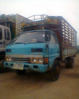 **238,000 บ.ต่อรอง**ขาย6ล้อ ช่วงล่างใหญ่ๆ ราคาเบาๆ ISUZU Ks 110 4BD1-110แรงฝาขาว แรง อึด ทน ไม่จุกจิก เกียร์115 ไม่มีหลุด ช่วงล่างFหน้า-หลัง คัสซี ดี เสริมบน-ล่างเหล็กหนาแข็งแรง ไม่มีผุ กระบะพื้นไม้คอกไม้สภาพดี ยาว4.30ม. พื้นดีคอกดีไม่ผุ หัวเก๋งเดิมๆ สีสั