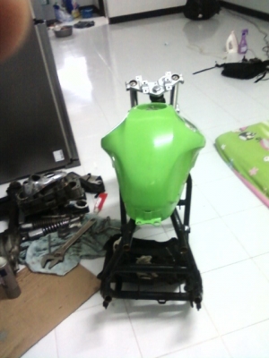 ขายด่วน ชุดเฟรม อิลิมิเนเตอร์ กับ ถังน้ำมัน KAWASAKI ninja 650 CC ราคา 6500 บาท