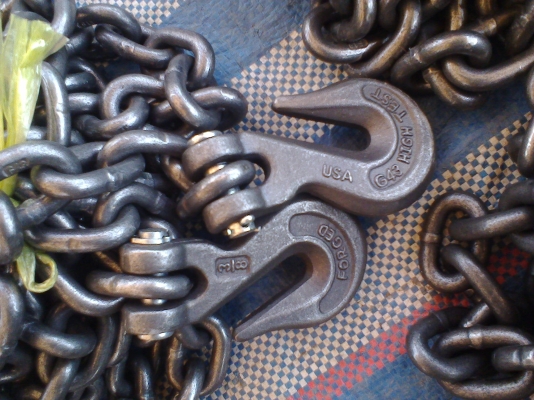 โซ่ USA ตะขอ 2 ข้างยาว 6 เมตรสภาพสวยๆครับความยาว 6  เมตร ตะขอ 2  ข้าง  ข้อโซ่มีตีนับเบอร์ครับราคานี้คุ้มครับ