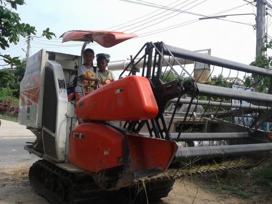 ขายรถเกี่ยวข้าว KUBOTA DC 70G