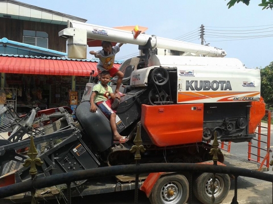 ขายรถเกี่ยวข้าว KUBOTA DC 70G