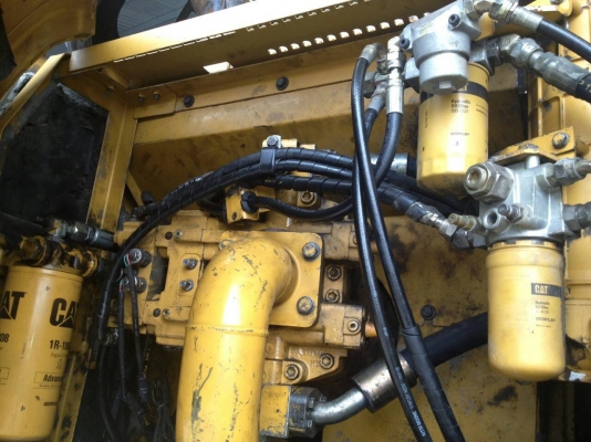 ขายCAT330Cสภาพสวยพร้อมใช้ ราคาต่อรองได้ ติดต่อได้ที่คุณ อ๊อฟ พิจิตร 086-737-9991