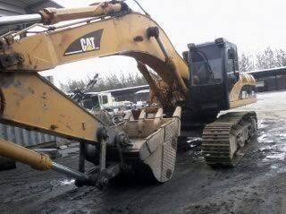 ขายCAT330Cสภาพสวยพร้อมใช้ ราคาต่อรองได้ ติดต่อได้ที่คุณ อ๊อฟ พิจิตร 086-737-9991