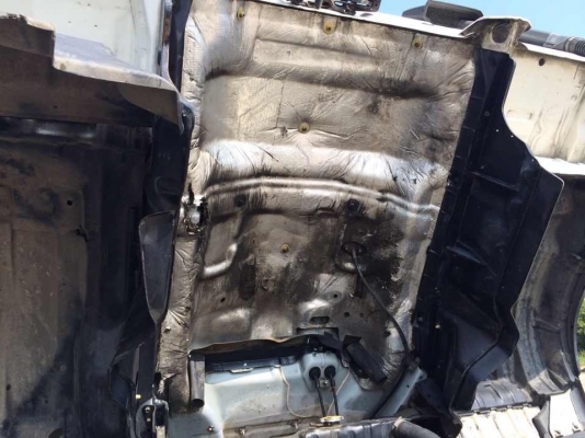 ขายด่วนสิบล้อดั้มสองเพลาหัวคัสซี 1Jสมอทอง 220แรง หัวสีเดิมไม่เคยแตะสี คัสซีสวยทั้งเส้น เครื่องเดิมจี๊ดจ๊าด