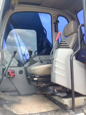 ขายKOBELCO SK200M6 YN10 18000h สภาพสวยพร้อมใช้ ราคาต่อรองได้ ติดต่อได้ที่คุณ อ๊อฟ พิจิตร 086-737-9991