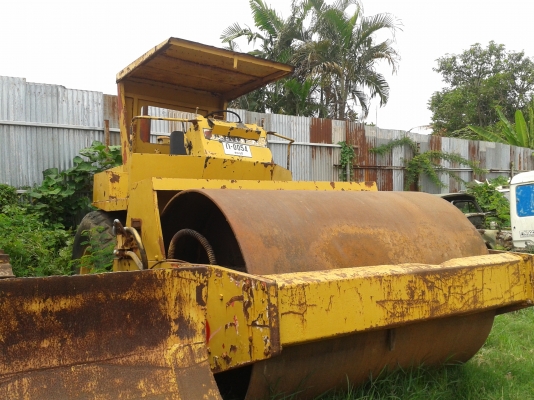 ขายรถ แท็กเตอร์ โคมัสสุ D60-6 กับ รถบด ไดนาแพก 1 เพลา