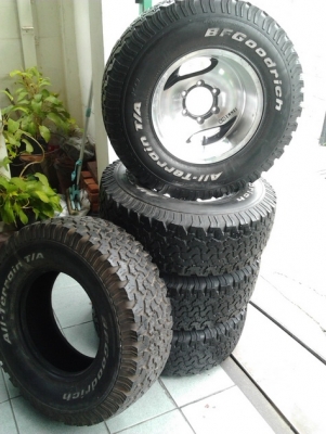 ล้อ + BF All 31/10.5/15 สวยๆ สภาพดี 1ชุด