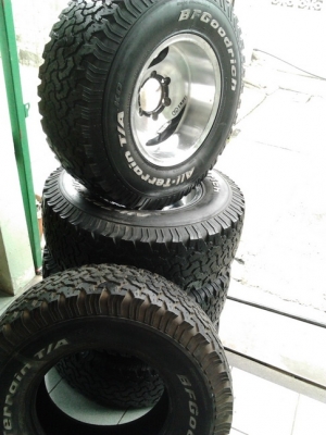 ล้อ + BF All 31/10.5/15 สวยๆ สภาพดี 1ชุด