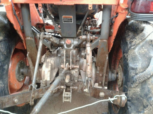 ขายรถไถ KUBOTA L3408 พร้อมดันหน้า มีเล่มทะเบียน ขายรถไถ KUBOTA L3408 พร้อมดันหน้า มีเล่มทะเบียน