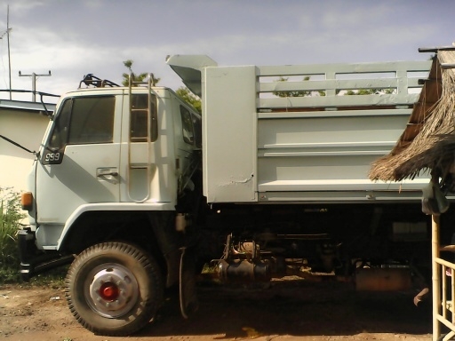 ขายรถบรรทุกสิบล้อดัมพ์ ISUZU 210 super rocky แชสซีใหญ่ เกียร์เดิม สโลเดิม 2 เพลา