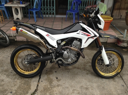 ธารนนทบุรี//ขาย honda crf250 ปี2013 สภาพนางฟ้า วิ่งน้อย แต่งสวยๆแรงๆครับ ราคา125,000บาท  ทะเบียนแท้