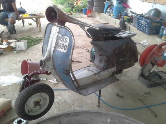 ขายvespa ปะผุจัดทรงมาแล้ว เครื่องติดขับได้ครับ