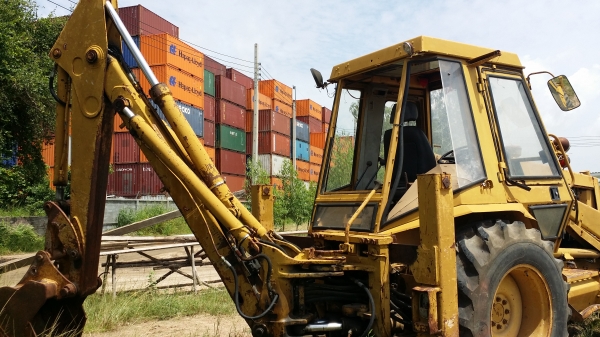 ขายด่วน ตักหน้าขุดหลัง CAT428 ขายตามสภาพ