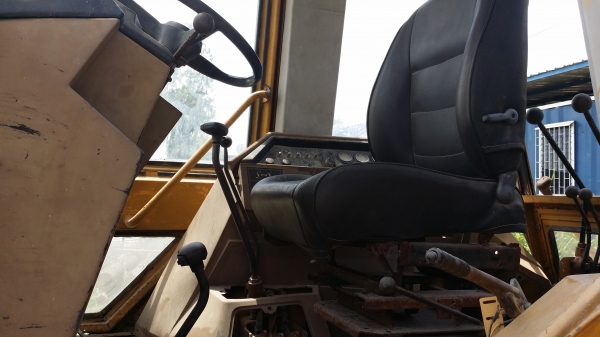 ขายด่วน ตักหน้าขุดหลัง CAT428 ขายตามสภาพ