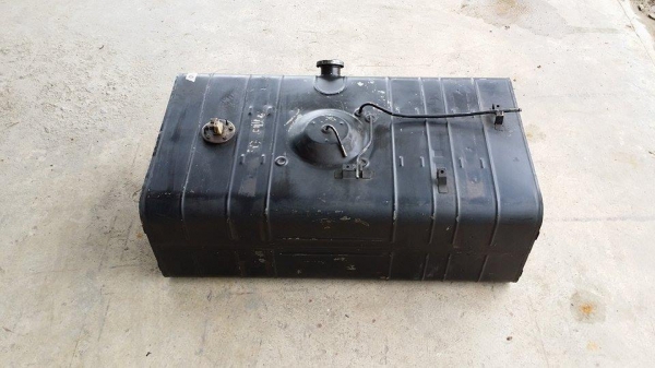 ถังบรรจุน้ำมัน เก่าญี่ปุ่น มีหลายขนาด ขายตามสภาพ