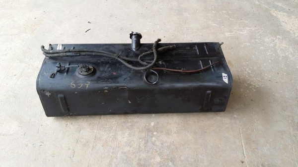 ถังบรรจุน้ำมัน เก่าญี่ปุ่น มีหลายขนาด ขายตามสภาพ