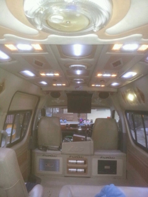 รถตู้ vip เเต่งสวยๆ ใสๆ พร้อมขับ รถดูเเลอย่างดี ชุดเเต่งเพียบ กทม ตลิ่งชันสายใตใหม่