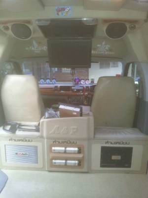 รถตู้ vip เเต่งสวยๆ ใสๆ พร้อมขับ รถดูเเลอย่างดี ชุดเเต่งเพียบ กทม ตลิ่งชันสายใตใหม่