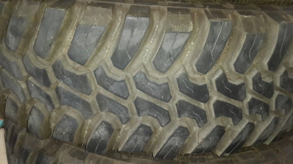 ขายยาง  245/75 R16