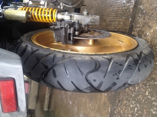 CB400SF ปี93 ยางเต็ม เครื่องแน่น180+ สีพอได้ ระบบไฟสมบูรณ์