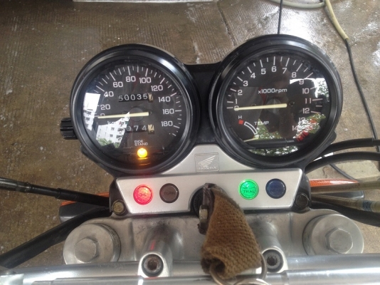 CB400SF ปี93 ยางเต็ม เครื่องแน่น180+ สีพอได้ ระบบไฟสมบูรณ์