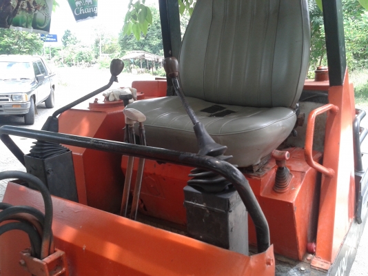 ขายรถแบ็คโฮเล็กพร้อมเทเลอร์ลากจูง ราคา 190000 บาท ด่วน