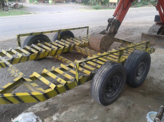 ขายรถแบ็คโฮเล็กพร้อมเทเลอร์ลากจูง ราคา 190000 บาท ด่วน