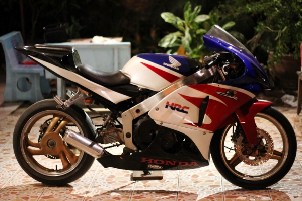 <<เอิร์ท พิดโลก>> cbr250rrปี88 ทะเบียนแท้