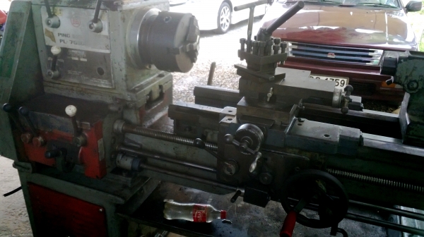 เครื่องกลึง 5 ฟุต 3 เพลา เกียร์บล็อก มีเบรก รูเพลา 2 นิ้ว คอม้าถอดได้ 67,000